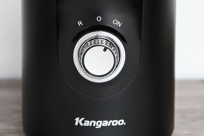 Bảng điều khiển - Máy ép chậm Kangaroo KG1B8