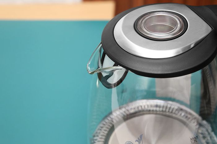Lưới lọc cặn - Bình đun siêu tốc thủy tinh Sunhouse 1.7 lít SHD1217 Đen