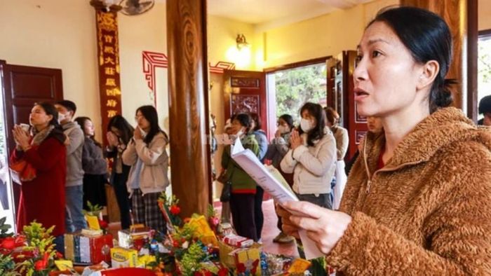 Văn khấn dành cho Ban Sơn Trang tại Phủ Tây Hồ.