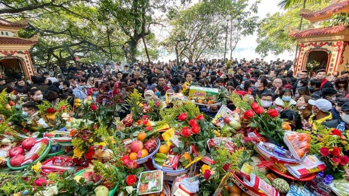 Trình tự và cách thức hành lễ tại Phủ Tây Hồ