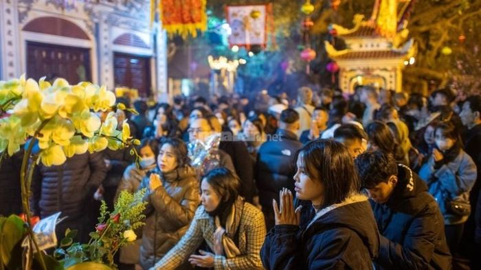 Trình tự và cách thức hành lễ tại Phủ Tây Hồ