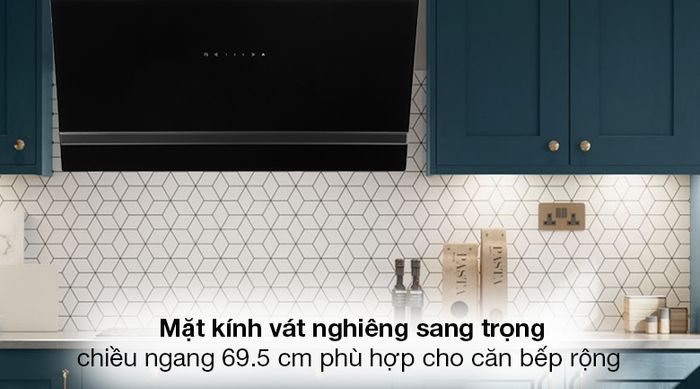 Máy hút mùi áp tường Kangaroo KG1361 - Màu đen lịch lãm, mặt kính chịu nhiệt được làm vát nghiêng sang trọng