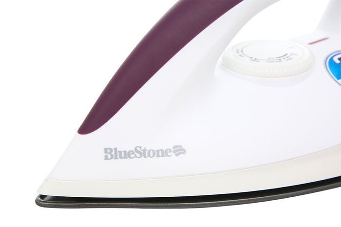 Rãnh cúc đi kèm ủi đơn giản - Bàn ủi khô Bluestone DIB-3726