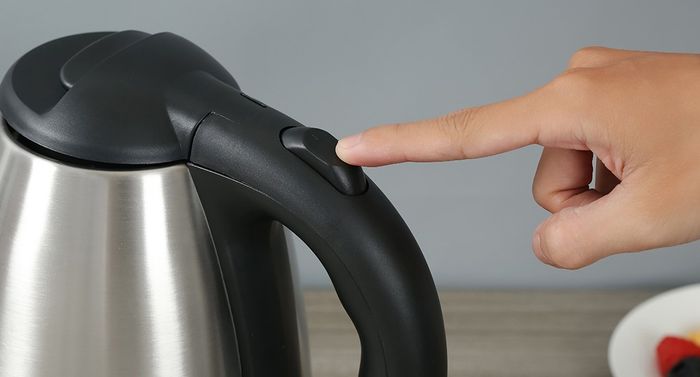 Chế độ an toàn - Bình đun siêu tốc AVA 1.7 lít KES4149