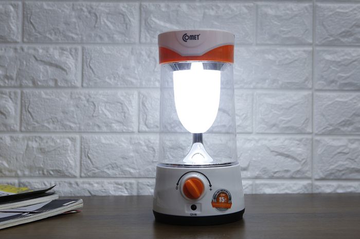 Chiếu sáng tốt - Đèn sạc Comet CRL3103S