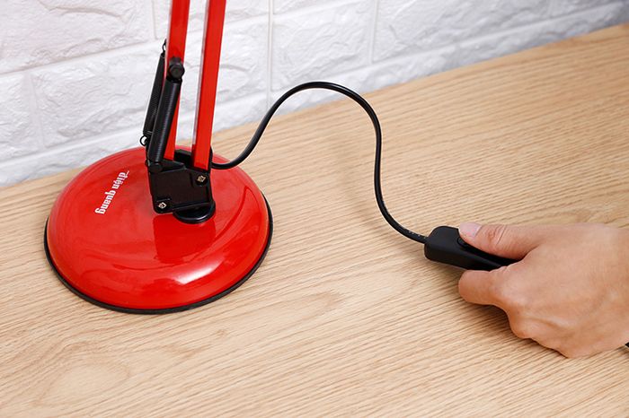 An toàn, chắc chắn, dễ dùng - Đèn bàn ĐQ DKL14 R