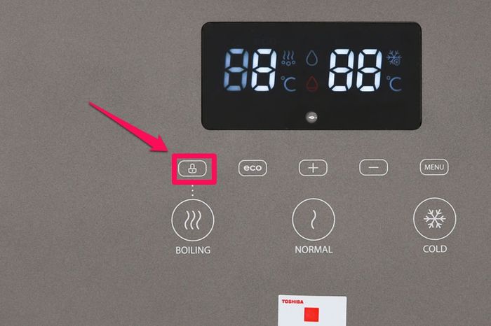 Thiết kế khóa vòi nước nóng - Máy nước nóng lạnh Toshiba RWF-W1830UVBV(T)