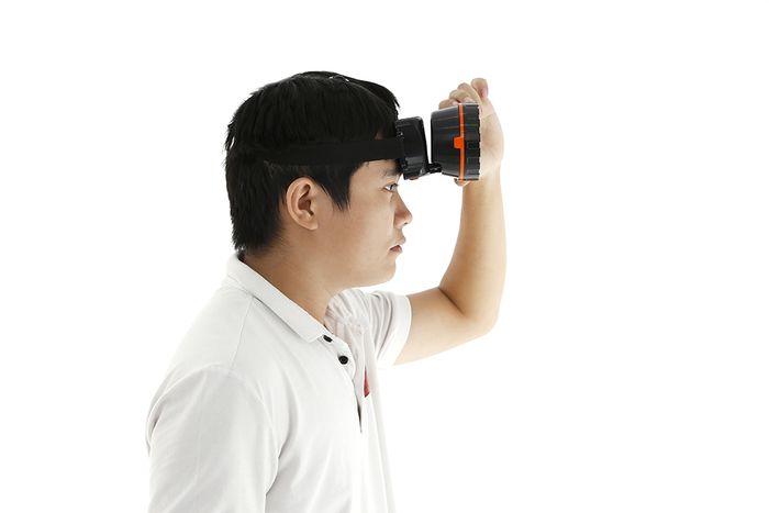 Đèn có thể điều chỉnh hướng chiếu sáng lên - xuống dễ dàng - Đèn pin đội đầu Điện Quang ĐQ PFL13 R BLO