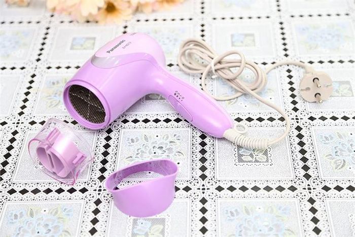 2 đầu sấy tạo kiểu tiện dụng cho người dùng