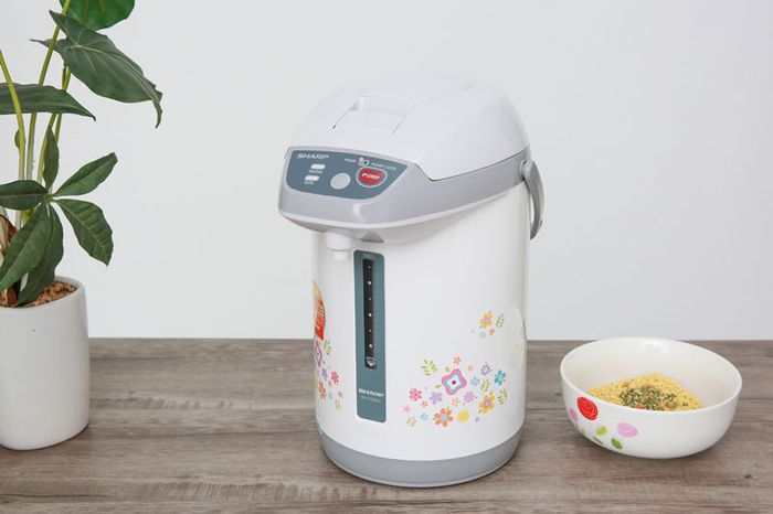 Thiết kế hình trụ thon gọn, dung tích 3 lít - Bình thủy điện Sharp KP-Y32PV-CU 3 lít
