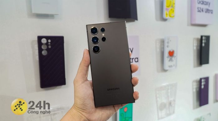 Thiết kế đặc trung của dòng S - Samsung Galaxy S24 Ultra 5G