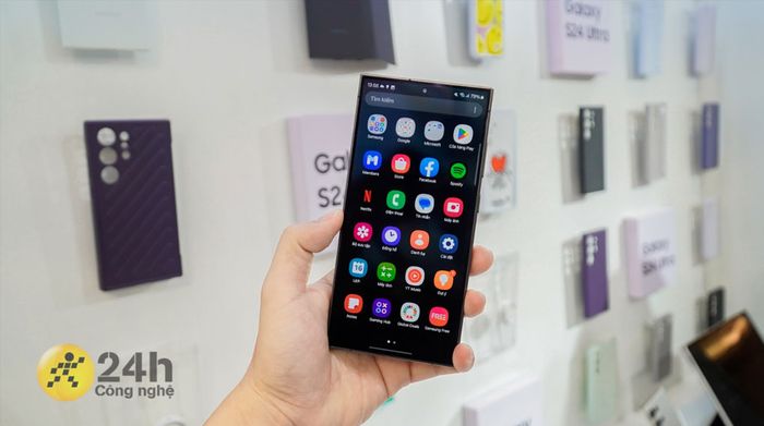 Màn hình lớn sử dụng tấm nền cao cấp - Galaxy S24 Ultra 5G