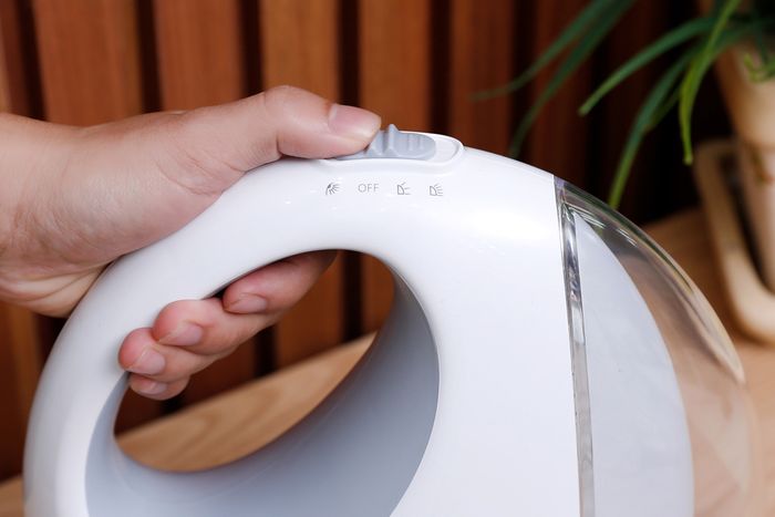 Cần gạt sử dụng điều chỉnh 3 chế độ chiếu sáng dễ dàng - Đèn sạc Comet CRL3106