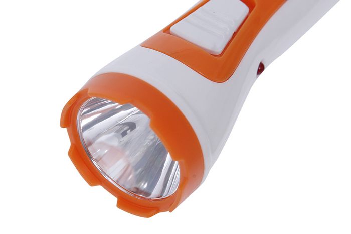 Chất liệu tốt - Đèn pin Comet CRT453