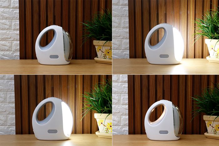 60 bóng đèn LED nhỏ thiết kế thành 2 dải đèn nằm xung quanh tay cầm và cạnh hông - Đèn sạc Comet CRL3106