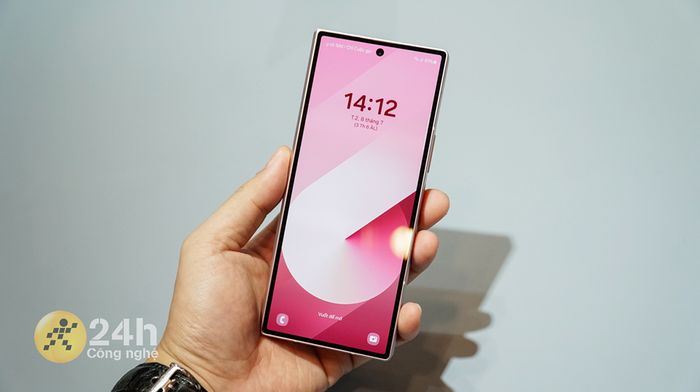 Samsung Galaxy Z Fold6 6 - Màn hình phụ