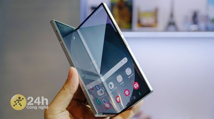 Samsung Galaxy Z Fold6 - Bản lề