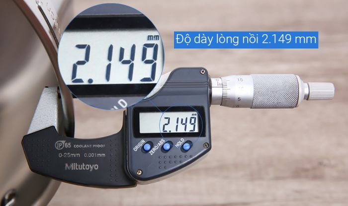 Độ dày thành nồi 2.149 mm cứng cáp, cho nồi giữ nhiệt tốt, chịu lực cao - Nồi inox 3 đáy nắp kính 24cm Elmich Trimax Eco EL-3995