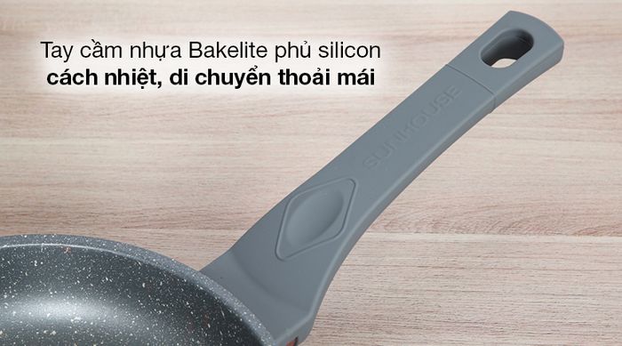 Chảo nhôm chống dính đáy từ 24cm Sunhouse SBD24MP - Chảo chống dính Sunhouse có khối lượng 0.7 kg, tay cầm bằng nhựa bakelite phủ silicon cách nhiệt