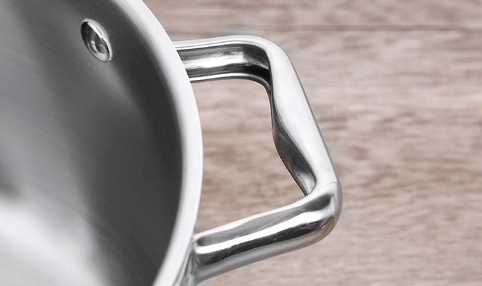 Tay cầm nồi bằng inox chắc chắn - Nồi inox 3 đáy nắp kính 24cm Elmich Trimax Eco EL-3995