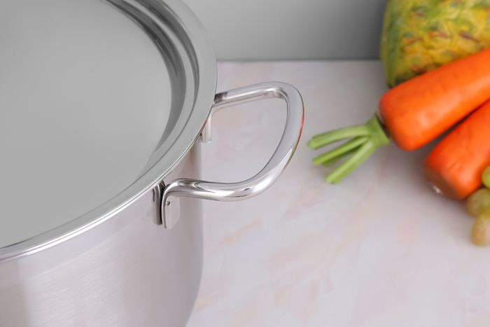 Tay cầm nồi inox 3 đáy nắp inox Fivestar FSN28-SW 28cm