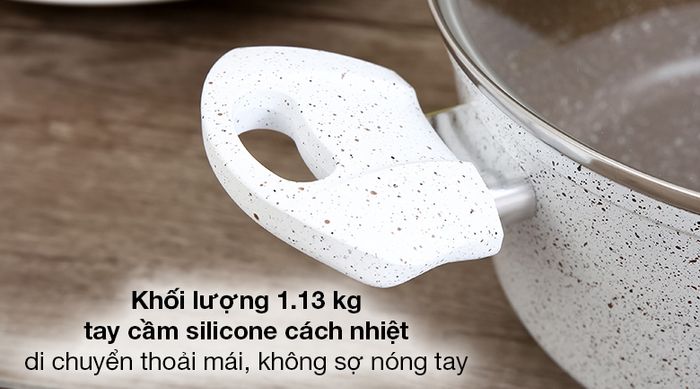 Nồi nhôm chống dính đáy từ 20cm Kangaroo KG995S - Khối lượng 1.13 kg, tay cầm bằng silicone cách nhiệt