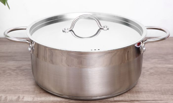 Đường kính 24 cm phù hợp nấu canh cho 3 - 5 người - Nồi inox 3 đáy nắp inox 24cm Delites NE014-24