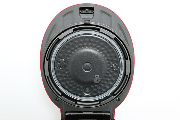 Nồi cơm áp suất điện tử 1.08 lít Cuckoo CRP-PK0600F/BKRDVN - Nắp trong