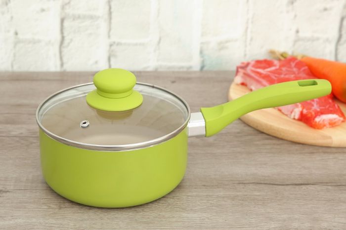 Màu xanh lá trẻ trung, bắt mắt, đường kính 16 cm - Quánh nhôm chống dính Sunhouse SMP151 16 cm Xanh lá