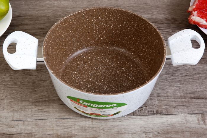 Nồi nhôm chống dính nắp kính 20 cm Kangaroo KG995S - Lòng nồi