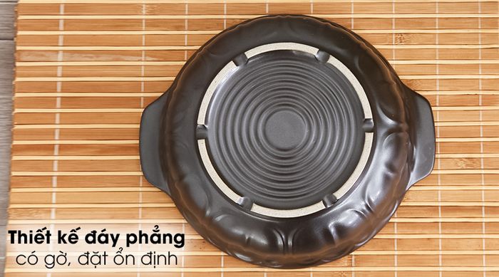 Nồi đất hoa sen nắp sứ 0.7L Dong Hwa 402 - Đáy phẳng, hấp thu nhiệt tốt