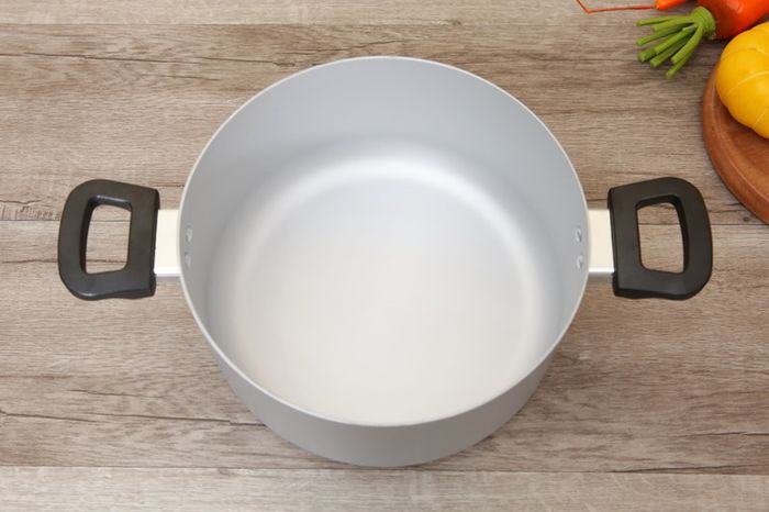 Chất liệu hợp kim nhôm được xử lý oxi hóa mềm - Nồi oxy hóa mềm Supor 24cm S30A24