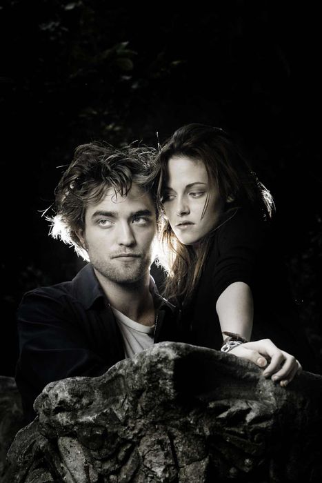 Robert Pattinson and Kristen Stewart attended the 2008 Rome Film Festival to promote 'Twilight'.