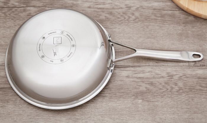 Chất liệu inox 304 - nhôm - inox 430 - Chảo inox chống dính 3 đáy 22 cm Fivestar FSC22MB