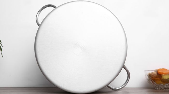Nồi đáy phẳng được làm từ hợp kim nhôm - Nồi nhôm anod 32 cm Sunhouse SHG2732SA