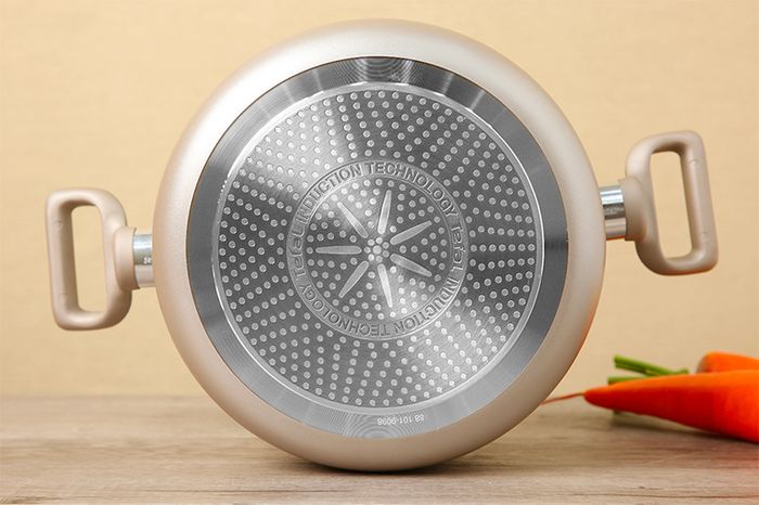 Đáy nồi phẳng truyền nhiệt nhanh -Nồi nhôm chống dính đáy từ 24 cm Tefal H9104614