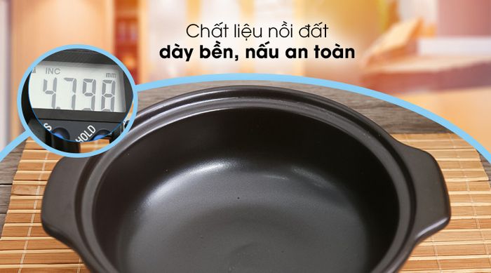 Nồi đất hoa sen nắp sứ 0.7L Dong Hwa 402 - Chất liệu nồi đất an toàn cho sức khỏe