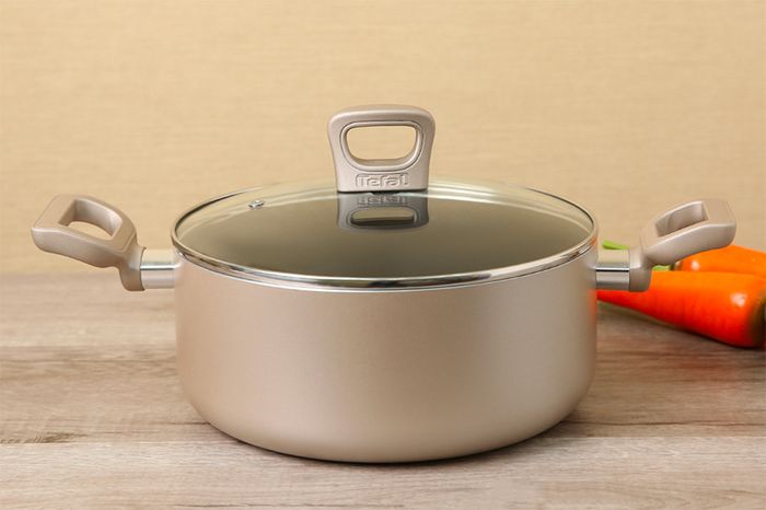 Thiết kế sang trọng, đẹp mắt - Nồi nhôm chống dính đáy từ 24 cm Tefal H9104614