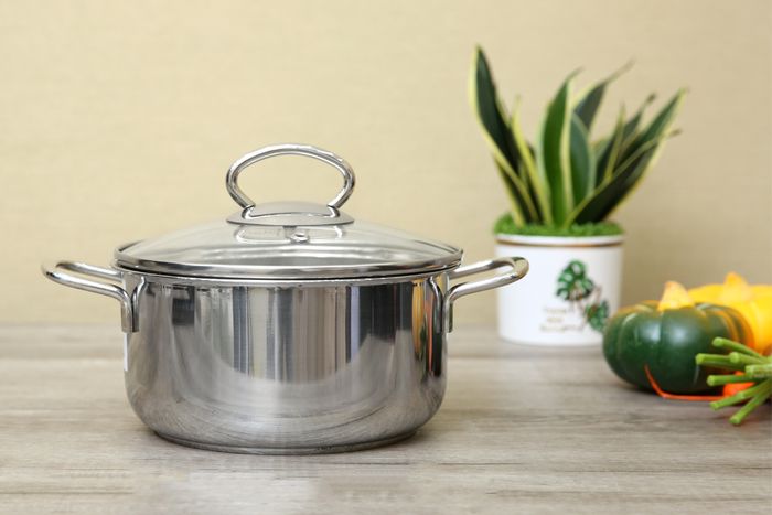 Mẫu đơn giản, sang trọng - Nồi inox 3 đáy 18cm Fivestar FSN 18IN1