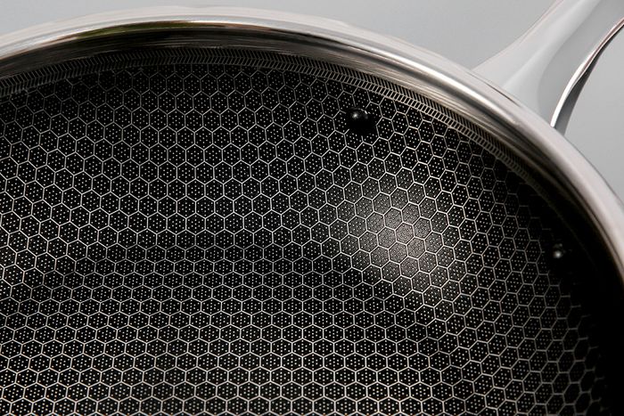 Công nghệ Blackcube chống trầy - Chảo inox chống dính 24cm Fivestar FPC24002