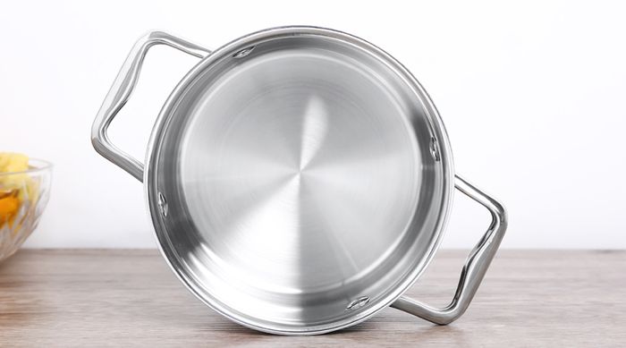 Chất liệu inox 304 - Nồi inox 3 đáy nắp kính 16cm Elmich Trimax Eco EL-3991