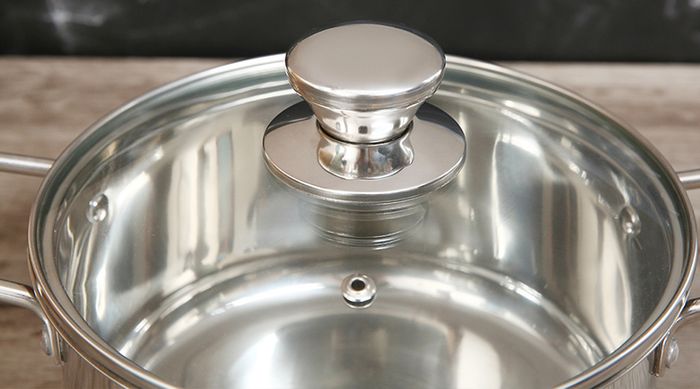 Nắp kính, có lỗ thoát hơi - Nồi inox 3 đáy nắp kiếng 20cm Smartcook SM2401MN