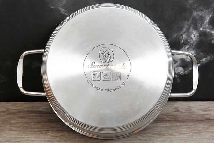 Đáy phẳng - Nồi inox 3 đáy nắp kiếng 20cm Smartcook SM2401MN