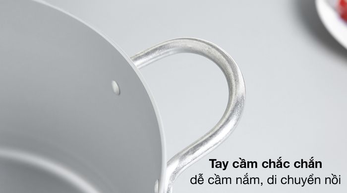 Tay cầm chắc chắn - Nồi nhôm anod 30 cm Sunhouse SHG2730SA