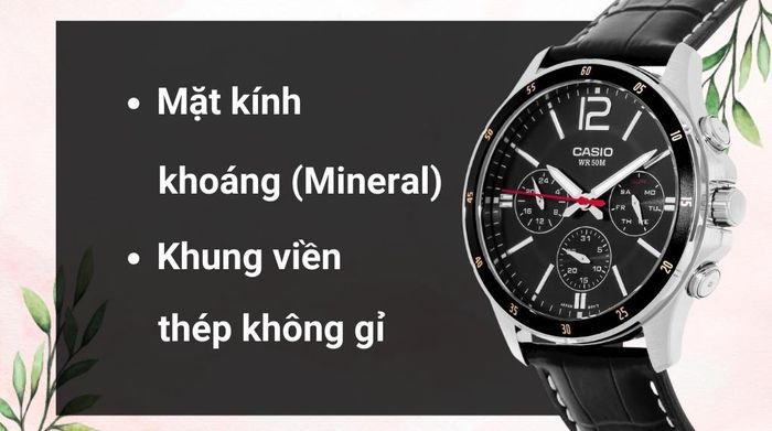 Chất liệu mặt kính và khung viền của mẫu đồng hồ