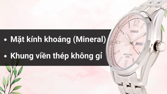 Chất liệu mặt kính và khung viền của mẫu đồng hồ