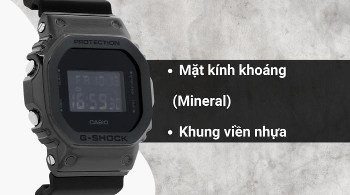 Chất liệu mặt kính và khung viền của mẫu đồng hồ