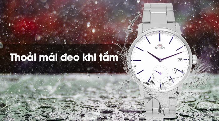 Đồng hồ nam Orient RA-SP0002S10B với độ chống nước 5 ATM, an toàn khi đi mưa, rửa tay, tắm