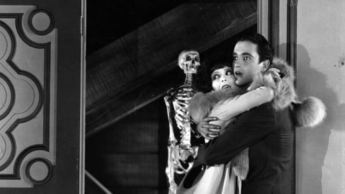 Clara Bow embraces Charles 'Buddy' Rogers in Dorothy Arzner’s <em>Get Your Man</em> (1927).