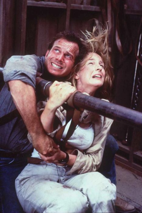 Bill Paxton and Helen Hunt in 'Twister' (1996)
